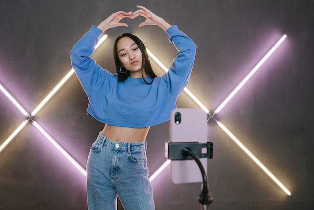 Social-Media-on-Youth-Fashion