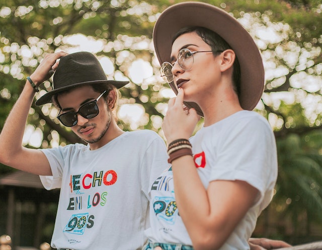 Wear-Printed-T-Shirts-Like-a-Fashionista